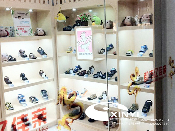 童装鞋展柜制作