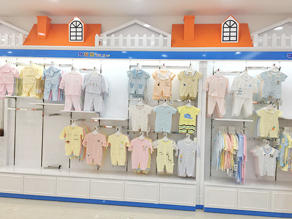 童装鞋专柜销售